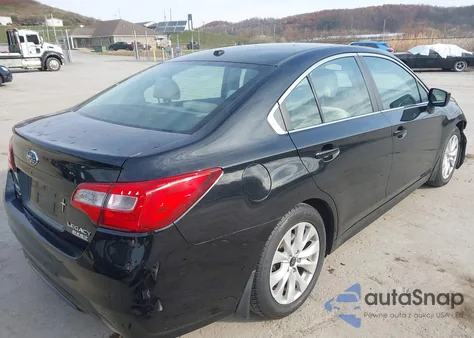2015 Subaru Legacy 2.5I Premium z USA, uszkodzony, nr VIN 4S3BNAC65F3048231